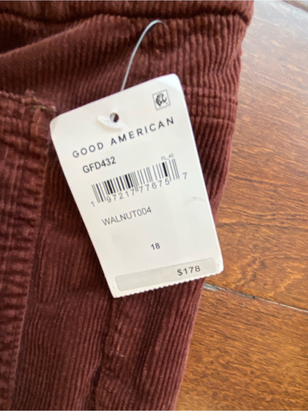 Good American Good Legs Flare Mid Rise Corduroy Red Brown 18 NWT - Picture 5 of 9